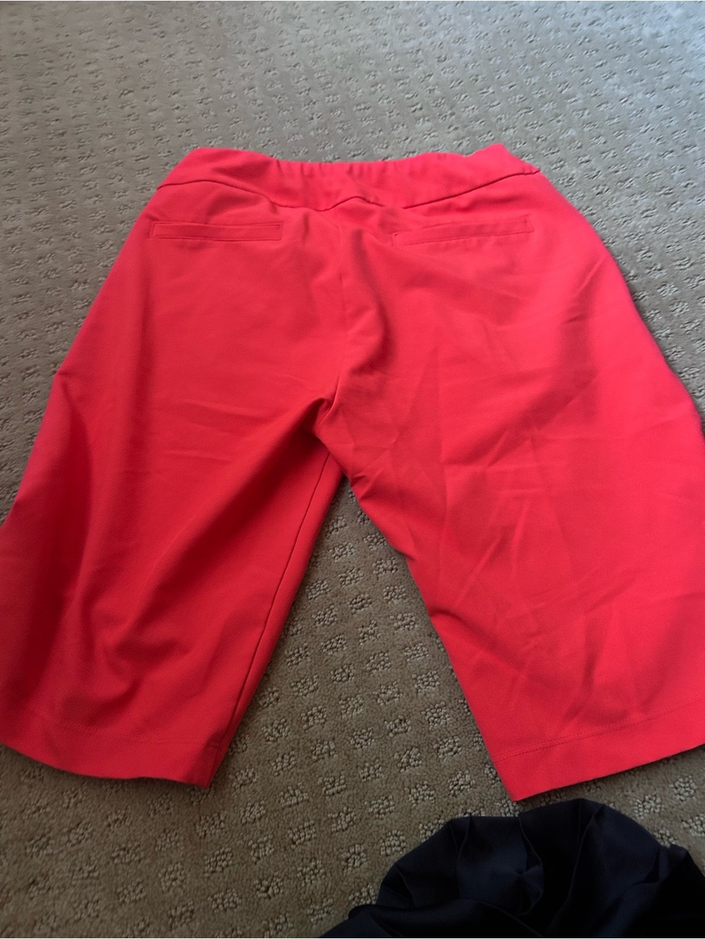 Tail poppy red Bermuda Shorts size 6